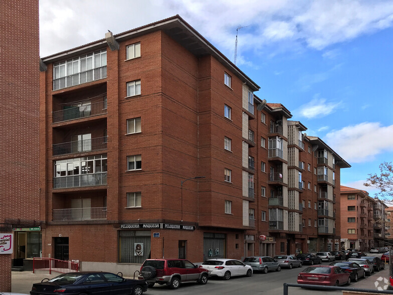 Calle Rafaela de Antonio, 6, Ávila, Ávila en alquiler - Foto del edificio - Imagen 2 de 3