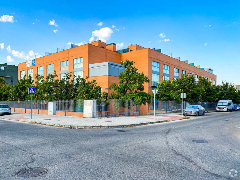 Calle Pedrezuela, 4, Alcorcón, Madrid en alquiler - Foto del edificio - Imagen 1 de 2