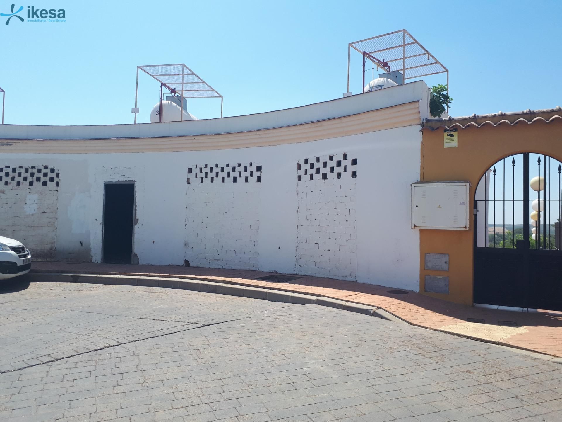 Calle Médico Rafael Molero Cabrilla, 14, Posadas, Córdoba en venta Foto del edificio- Imagen 1 de 10
