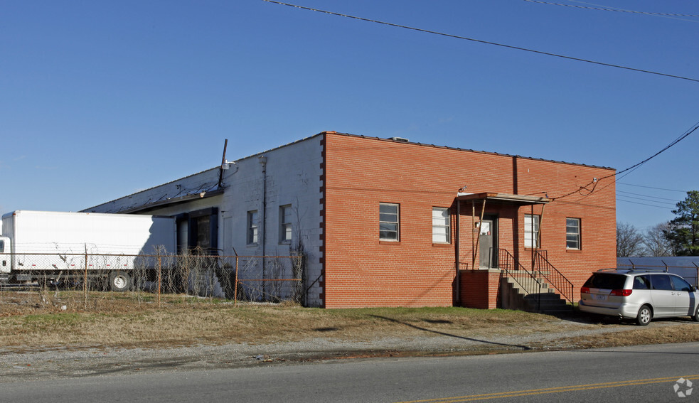 1000 Holly Springs Ave, Richmond, VA en alquiler - Foto del edificio - Imagen 2 de 5