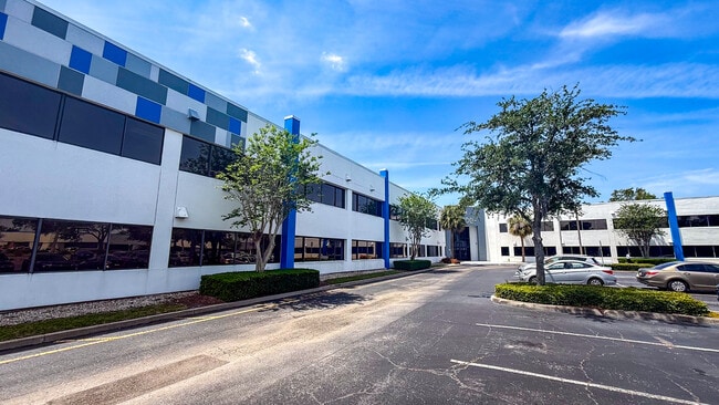 Más detalles de 7600 Southland Blvd, Orlando, FL - Varios usos en alquiler