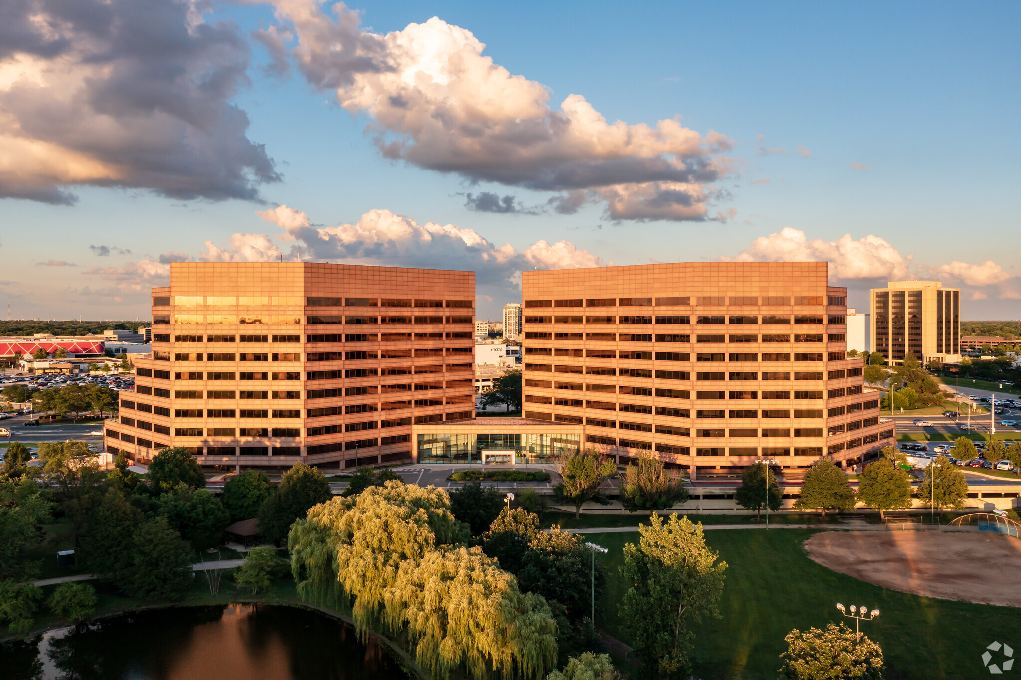 1 Mid America Plz, Oakbrook Terrace, IL en alquiler Foto del edificio- Imagen 1 de 12