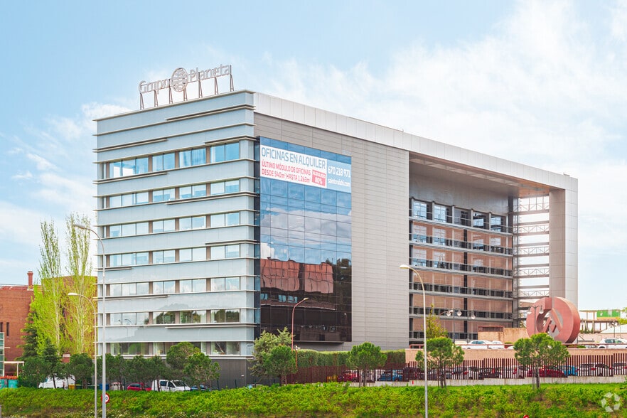 Calle de Juan Ignacio Luca de Tena, 17, Madrid, Madrid en alquiler - Foto del edificio - Imagen 3 de 11