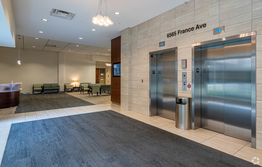 6565 S France Ave, Edina, MN en alquiler - Lobby - Imagen 3 de 5