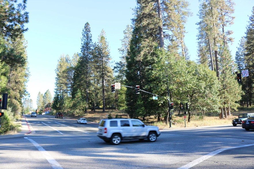 Ridge Rd, Grass Valley, CA en venta - Foto del edificio - Imagen 3 de 9