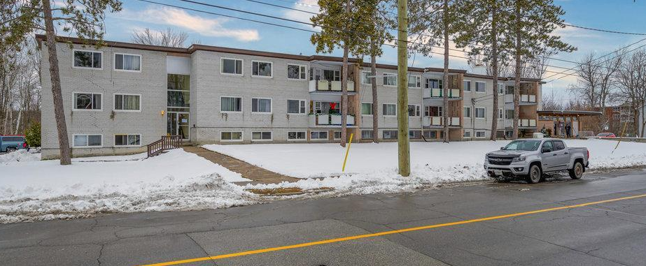 5 Rogers Rd, Perth, ON en venta - Foto del edificio - Imagen 2 de 9