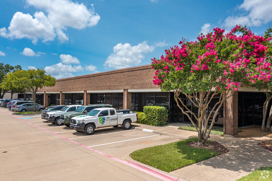 1850 Crown Dr, Dallas, TX en alquiler - Foto del edificio - Imagen 1 de 16