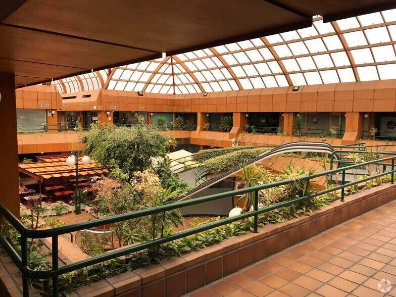 Local en Pozuelo de Alarcón, Madrid en alquiler - Foto del edificio - Imagen 2 de 4