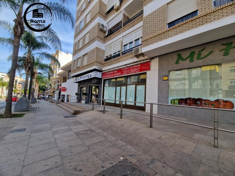 Avenida Salobreña, 25, Motril, Granada en venta - Foto del edificio - Imagen 3 de 26