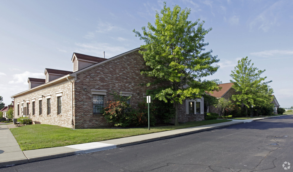 455 Barclay Cir, Rochester Hills, MI en alquiler - Foto del edificio - Imagen 1 de 11