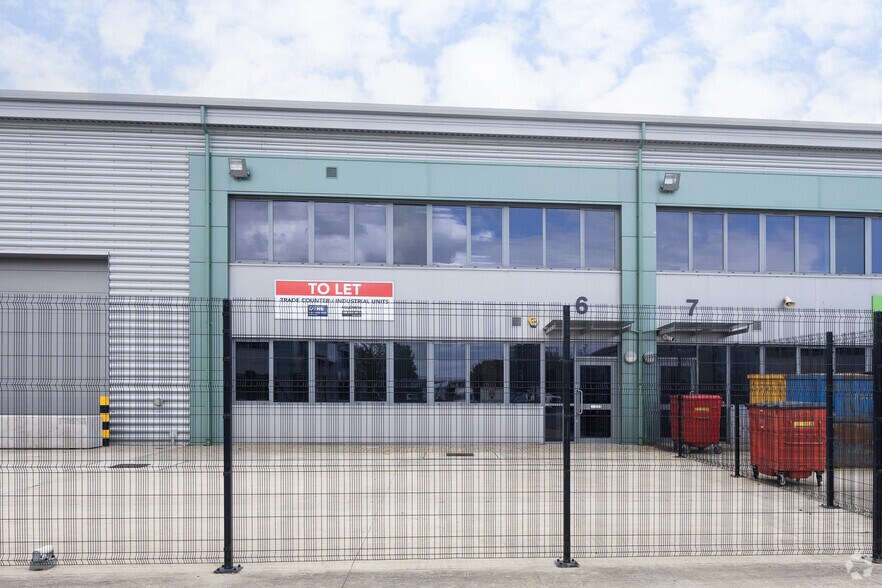 Motherwell Way, Grays en alquiler - Foto del edificio - Imagen 2 de 2