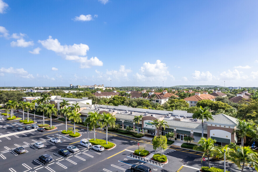 Sample Rd, Coral Springs, FL en alquiler - Foto del edificio - Imagen 1 de 34