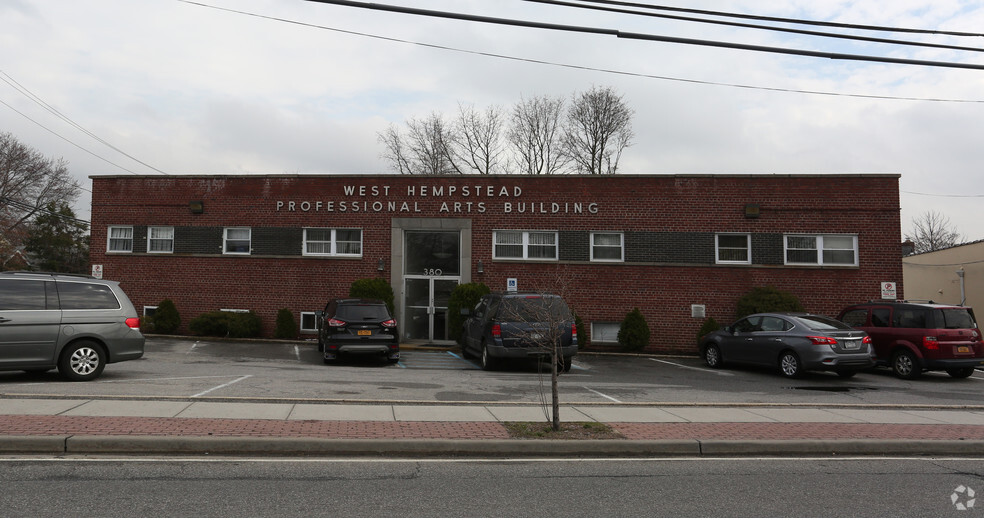 380 Hempstead Ave, West Hempstead, NY en alquiler - Foto principal - Imagen 1 de 12