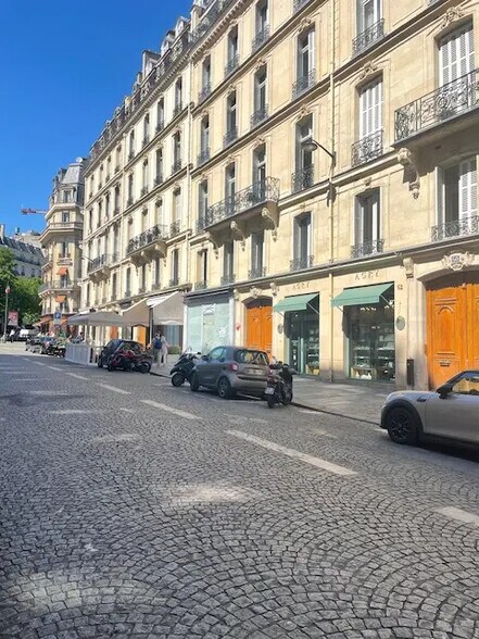62 Rue François Ier, Paris en alquiler - Foto del edificio - Imagen 1 de 3