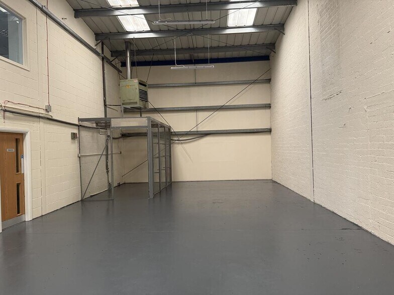 1-5 Merchant Pl, Kirkcaldy en alquiler - Foto del edificio - Imagen 2 de 8