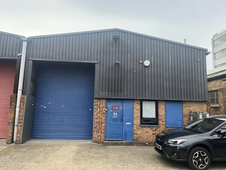 Clayton Rd, Hayes en alquiler - Foto del edificio - Imagen 2 de 2