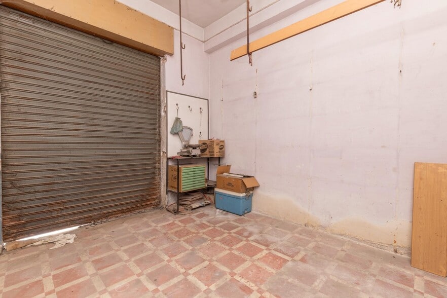 Local en Santa Fe, Granada en venta - Foto del interior - Imagen 2 de 10