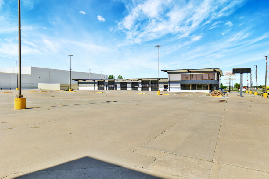 11209 W Kellogg, Wichita, KS en venta - Foto del edificio - Imagen 2 de 75