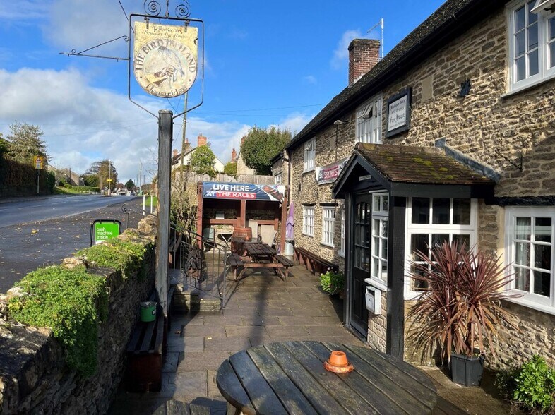 2 Ash Walk, Henstridge en venta - Foto del edificio - Imagen 2 de 11