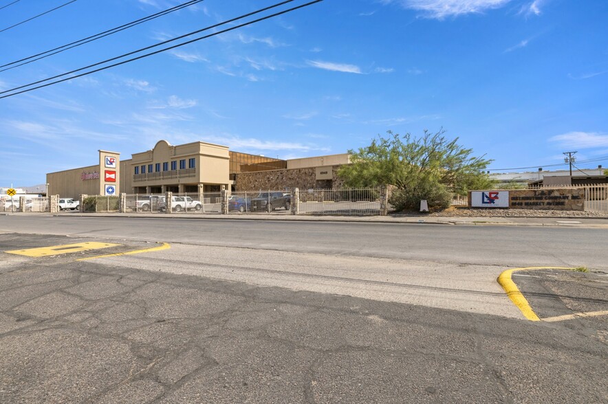 6949 & 6969 Market Ave El Paso, Texas cartera de 2 inmuebles en venta en LoopNet.es - Foto del edificio - Imagen 1 de 10