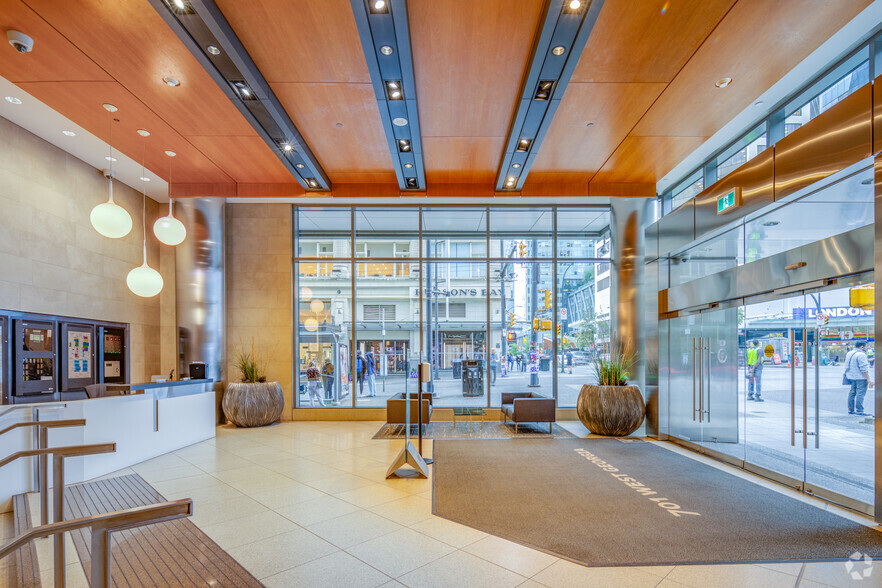 701 West Georgia St, Vancouver, BC en alquiler - Lobby - Imagen 2 de 6