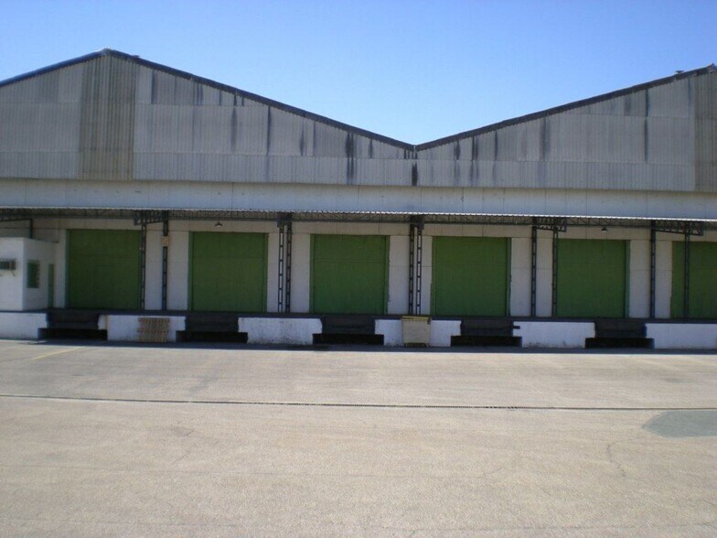 Calle la Red Veintisiete, 21, Alcalá de Guadaíra, Sevilla en alquiler - Foto del edificio - Imagen 1 de 10