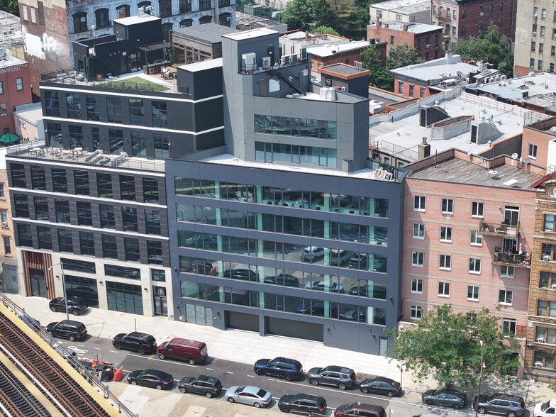 5 New Montrose Ave, Brooklyn, NY en alquiler - Foto del edificio - Imagen 3 de 6