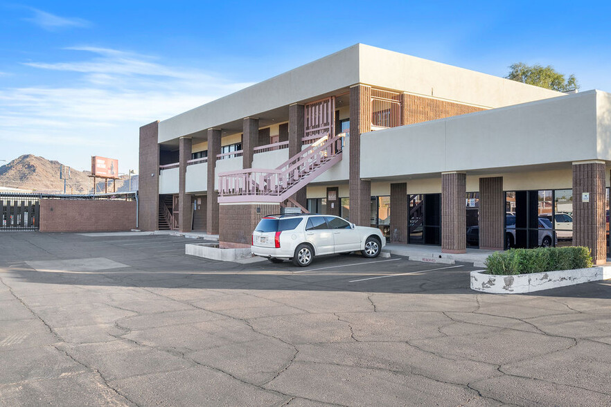 9119 N 7th St, Phoenix, AZ en alquiler - Foto del edificio - Imagen 1 de 24