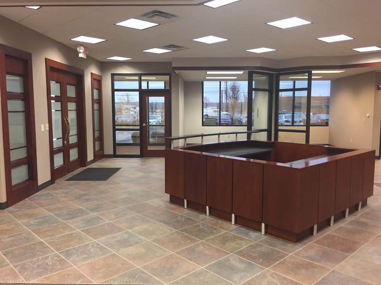 100 Chesterfield Business Pky, Chesterfield, MO en alquiler - Foto del interior - Imagen 3 de 3