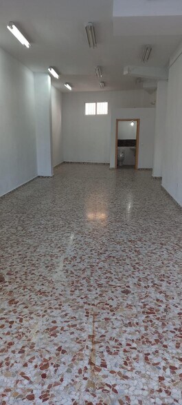 Local en Córdoba, Córdoba en alquiler - Foto del edificio - Imagen 3 de 6