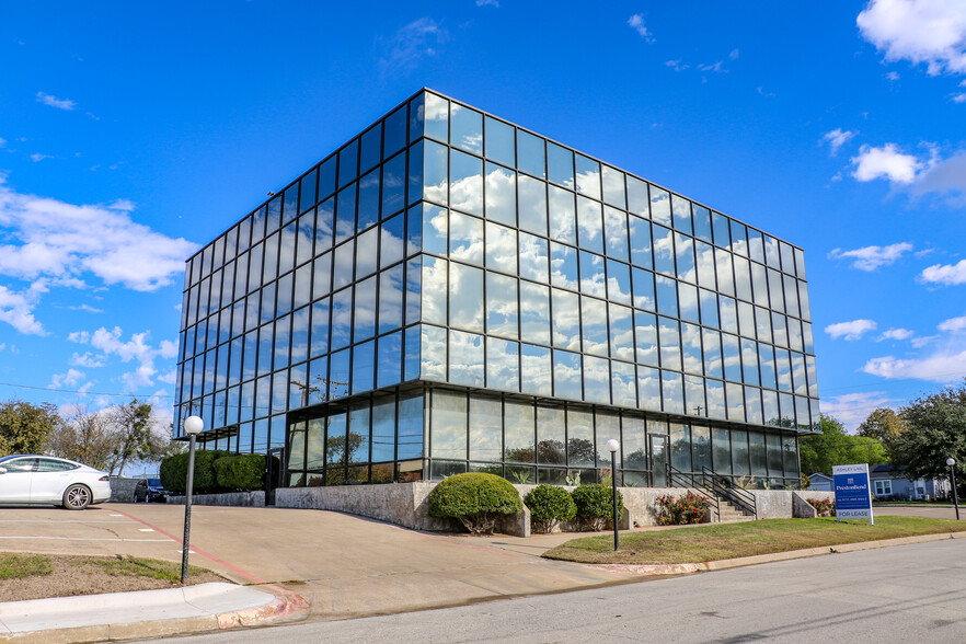 6750 Locke Ave, Fort Worth, TX en alquiler - Foto del edificio - Imagen 2 de 7