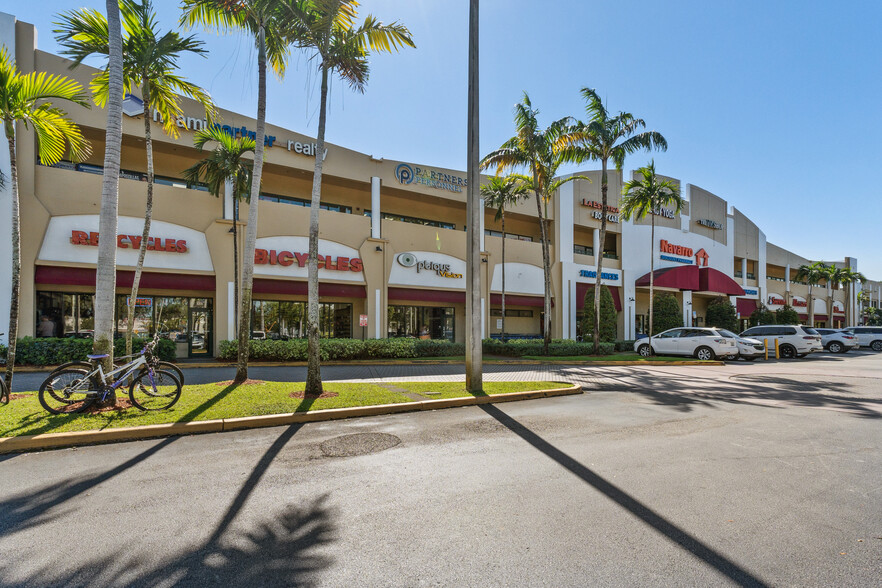 11402 Doral Blvd, Miami, FL en alquiler - Foto del edificio - Imagen 3 de 36