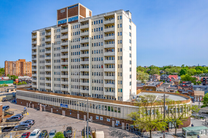 1920 Weston Rd, Toronto, ON en alquiler - Foto del edificio - Imagen 3 de 5