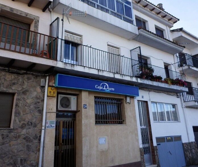 Edificio residencial en Casas del Castañar, Cáceres en venta - Foto principal - Imagen 1 de 1