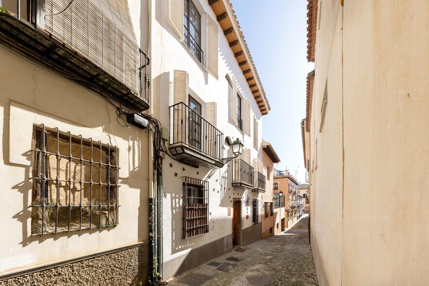 Calle Plegadero Bajo, Granada, Granada en venta - Foto del edificio - Imagen 1 de 34