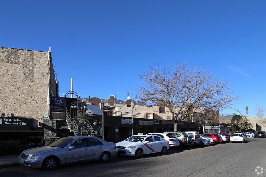 Avenida de España, 23 B, Coslada, Madrid en venta - Foto del edificio - Imagen 2 de 4