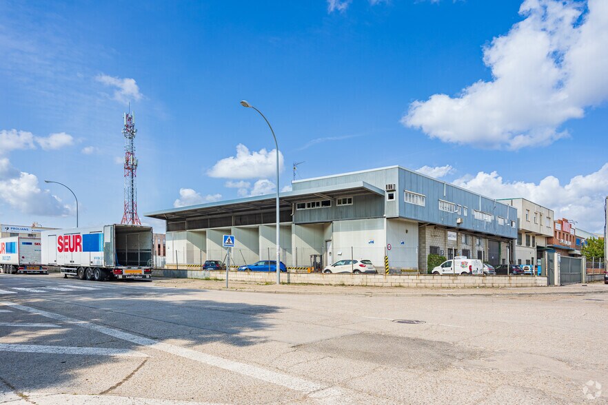 Nave en Getafe, Madrid en alquiler - Foto del edificio - Imagen 3 de 3