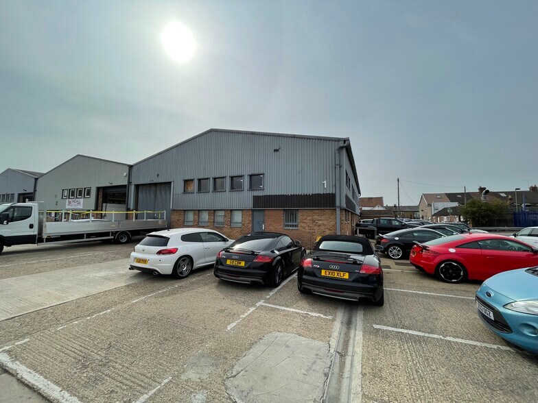 Clivemont Rd, Maidenhead en alquiler - Foto del edificio - Imagen 2 de 4