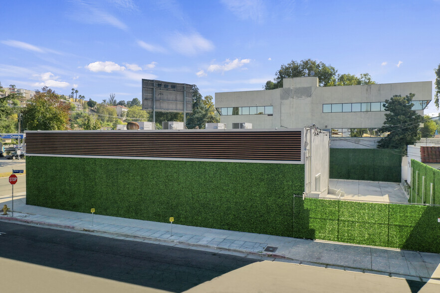 5325 Topanga Canyon Blvd, Woodland Hills, CA en alquiler - Foto del edificio - Imagen 1 de 27