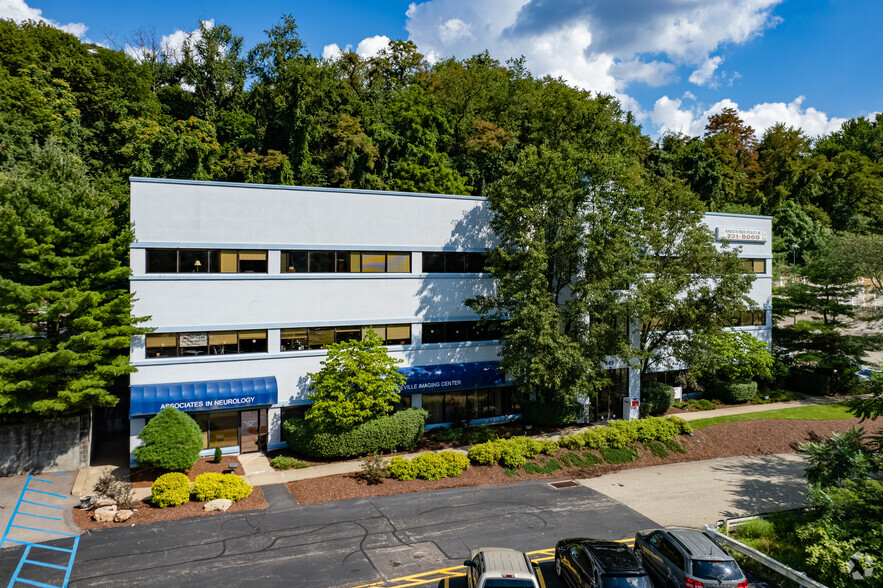 665 Rodi Rd, Pittsburgh, PA en alquiler - Foto del edificio - Imagen 1 de 5