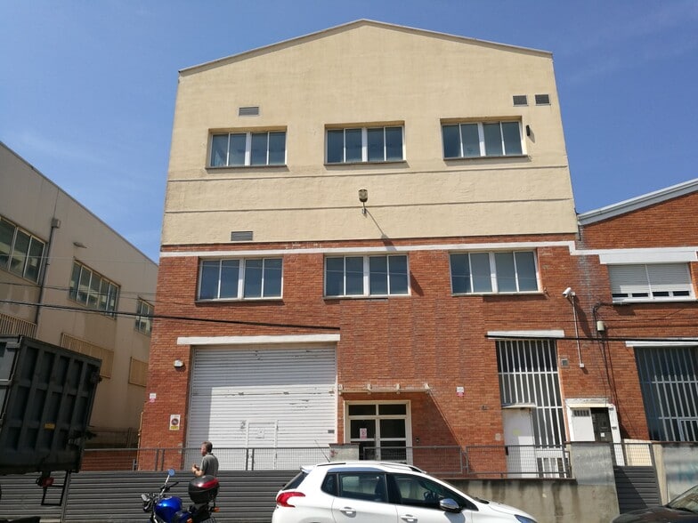 Nave en Sant Joan Despí, Barcelona en venta - Foto del edificio - Imagen 2 de 3