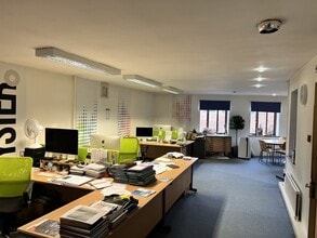 3-3 Thompsons Close, Harpenden en venta Foto del interior- Imagen 2 de 3