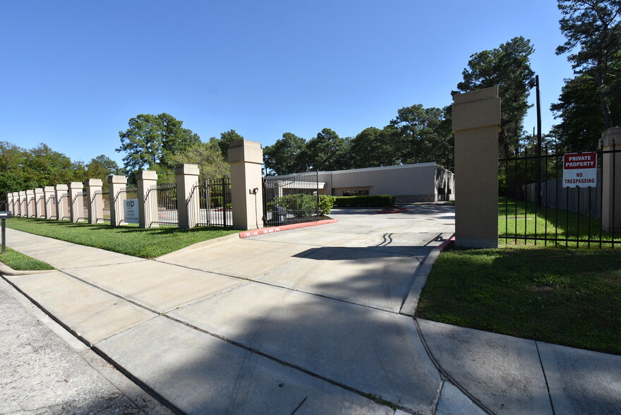 17810 Spring Creek Forest Dr, Spring, TX en venta - Foto del edificio - Imagen 2 de 31