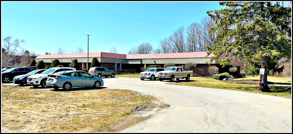 498 Essex St, Bangor, ME en alquiler - Foto del edificio - Imagen 1 de 11