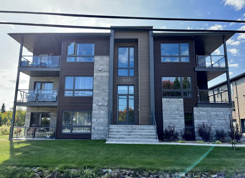 1033 Rue De La Visitation, Saint-charles-borromee, QC en venta - Foto del edificio - Imagen 2 de 12