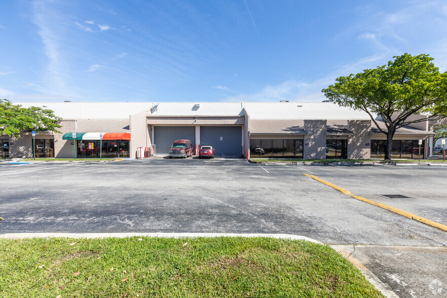 1751-1789 NW 79th Ave, Doral, FL en alquiler - Foto del edificio - Imagen 3 de 4