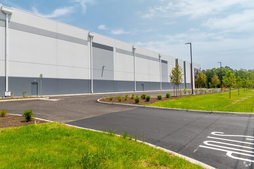 620 W Commodore Boulevard, Jackson, NJ en alquiler - Foto del edificio - Imagen 2 de 26