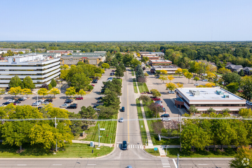 2852 Eyde Pky, East Lansing, MI en alquiler - Vista aérea - Imagen 3 de 7