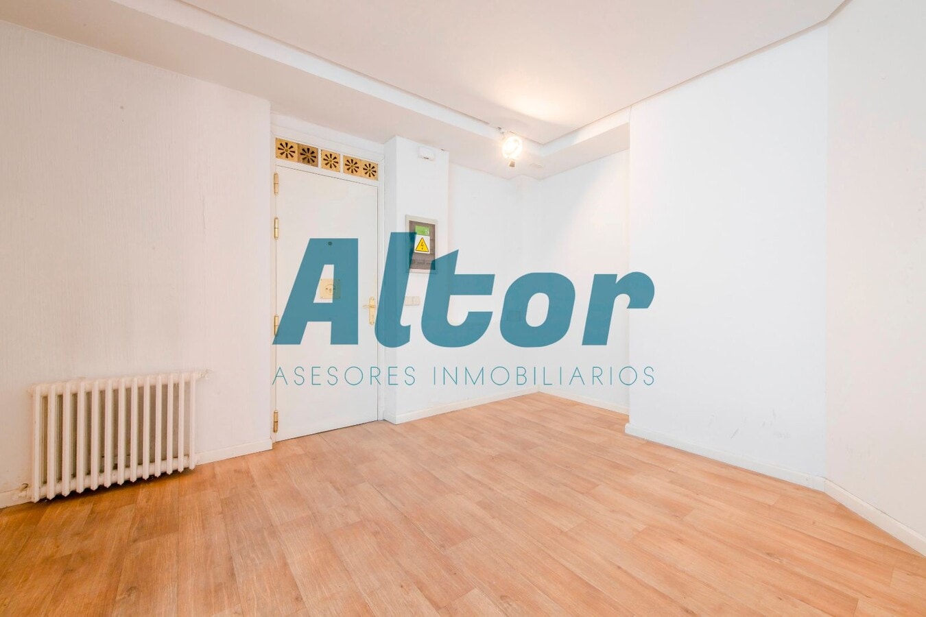 Madrid, MAD 28008 - Unidad Pta. 02 - - Foto del interior - Image 1 of 29