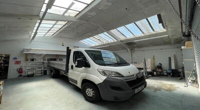 1-11 Bowlers Croft, Basildon en alquiler Foto del interior- Imagen 1 de 4